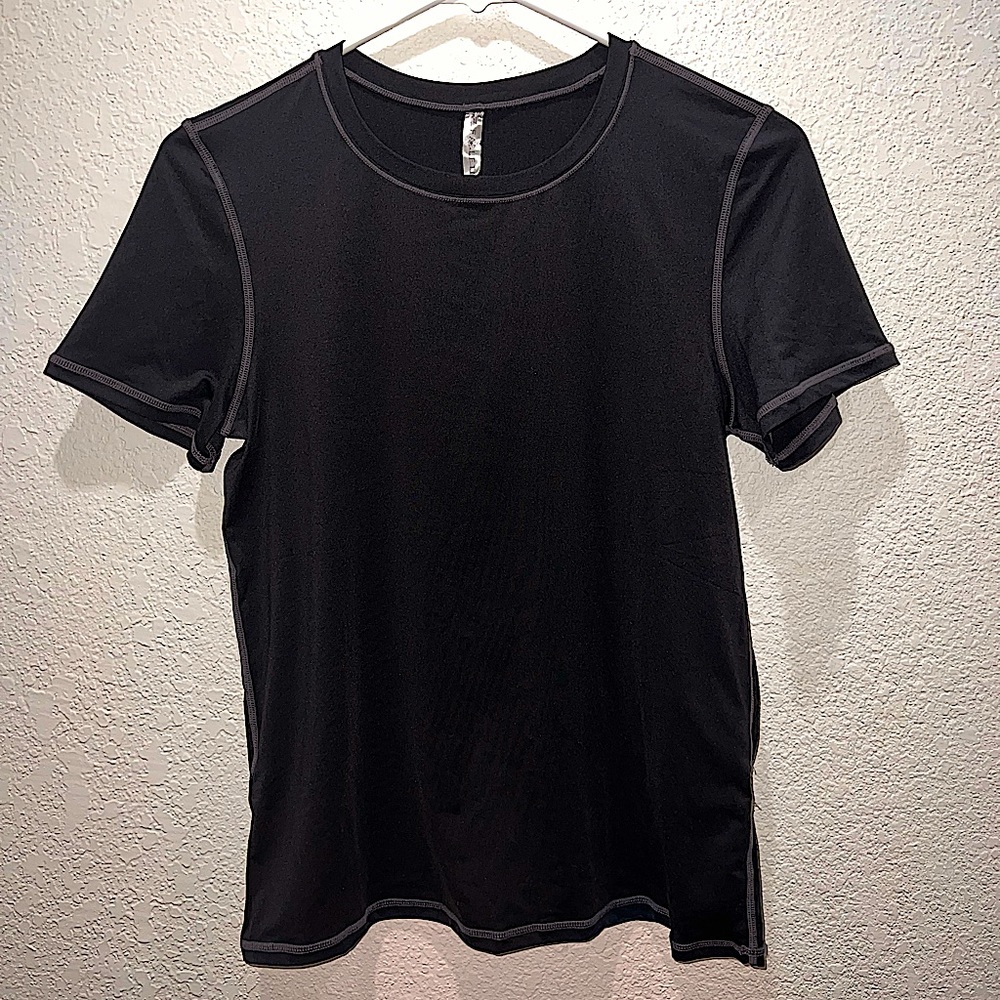 Fabletics Phoenix Lite Short-Sleeve Top